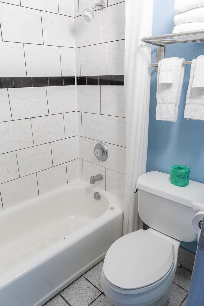 Sandcastle Inn - photo 16