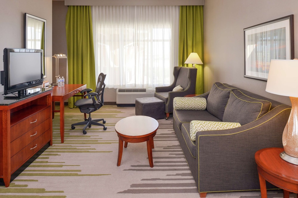 Hilton Garden Inn Yuma Pivot Point - photo 7