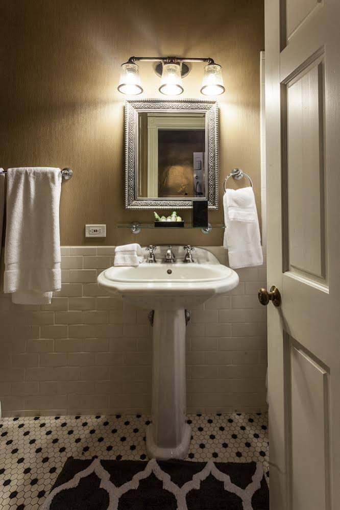 Celeste Celebrity Suites in Chicago, United States