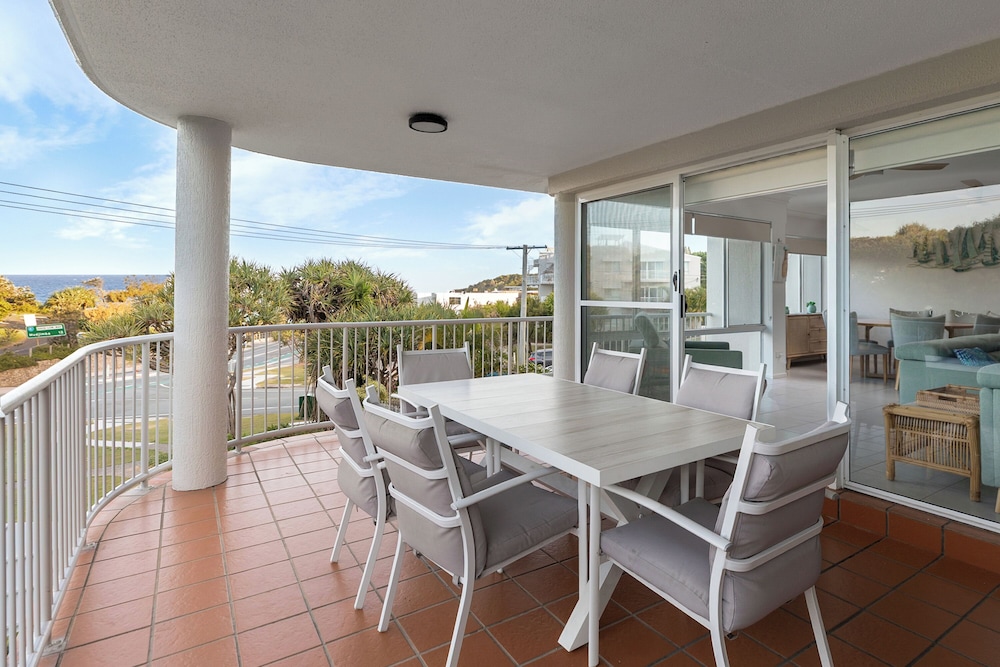 Pandanus Coolum Beach - carbon neutral hotel in Coolum Beach