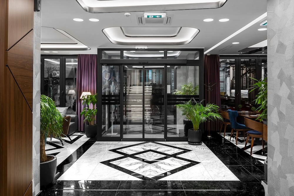 Sky Hotel — Belgrade — photo 2