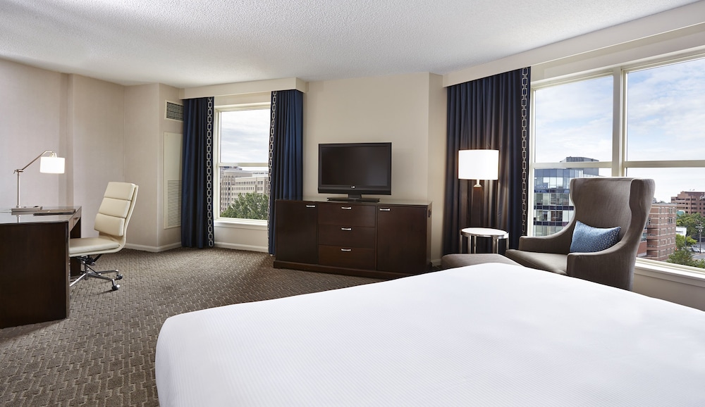 Hilton Alexandria Old Town - photo 12