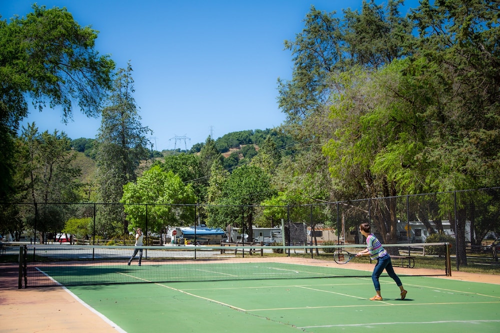 Morgan Hill RV Resort Campsite - photo 10