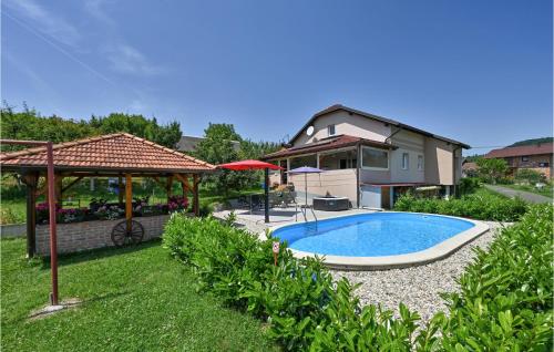 Cozy Home In Breznicki Hum — 4-Star Luxury Hotel in Breznicki Hum, Croatia