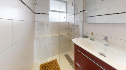 Marina Riviera Sea View And Beach in Villeneuve-Loubet, France