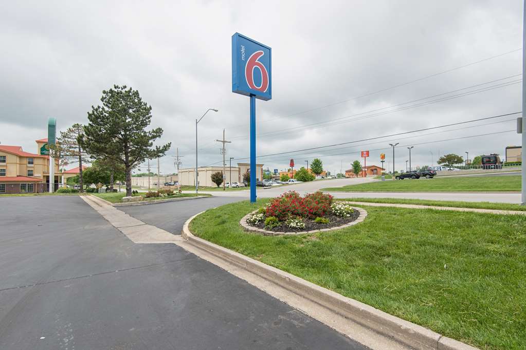 Motel 6 Kansas City MO Airport - photo 9