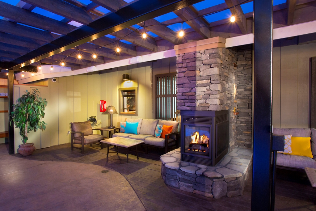 Best Western Plus Humboldt Bay Inn - photo 42