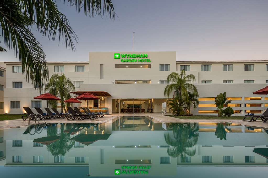 Wyndham Garden Playa del Carmen — 4-Star Luxury Hotel in Playa Del Carmen, Mexico