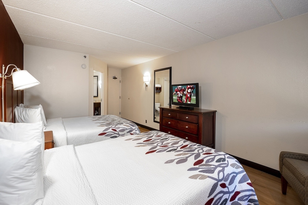 Red Roof Inn Meriden - photo 11