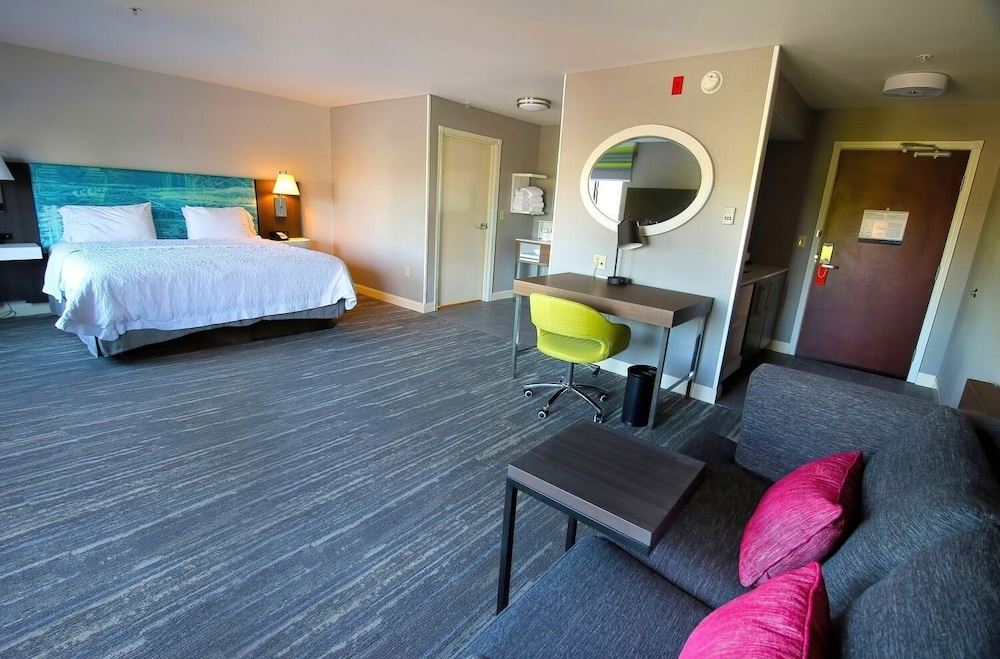 Hampton Inn & Suites Tacoma - photo 8