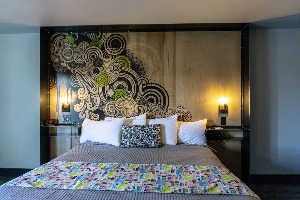 Downtown Phoenix Hotel - photo 13