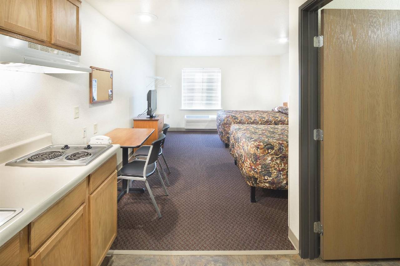 WoodSpring Suites Columbus Fort Benning Bldg. 2 - photo 24