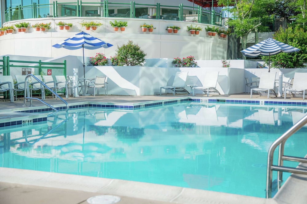 Embassy Suites by Hilton Lexington Green - photo 44