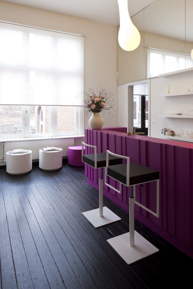 B&B Suites Feek — 4-Star Luxury Hotel in Antwerpen, Belgium