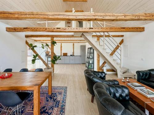 Modern Apartment On Historic Horse Farm — hotel in Jonstorp