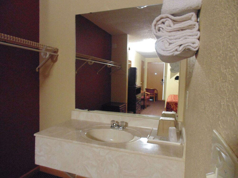 First Western Inn - photo 34