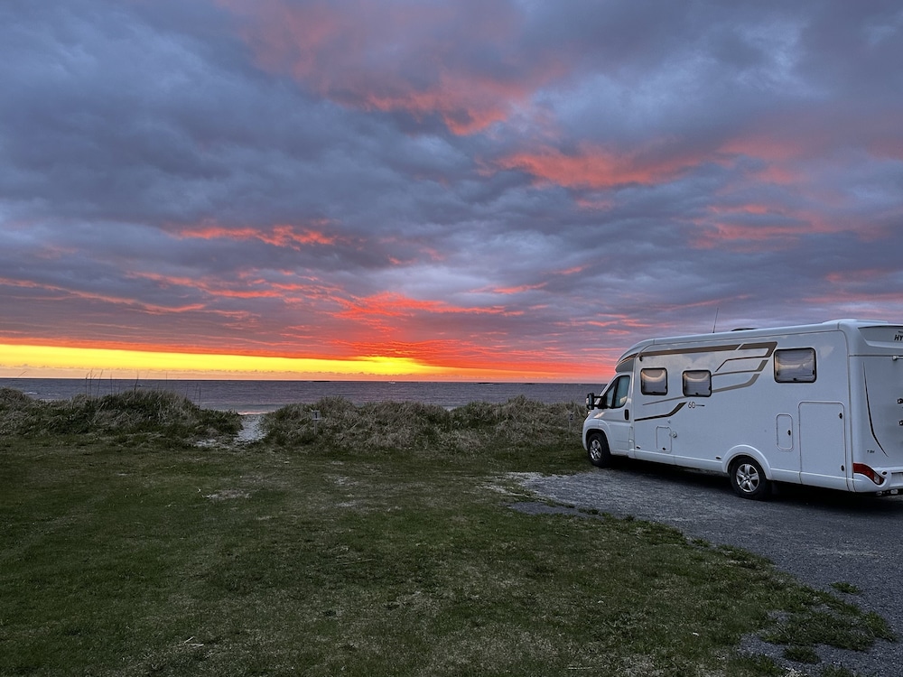 Midnattsol rom og hytter - last minute hotel in Unknown City