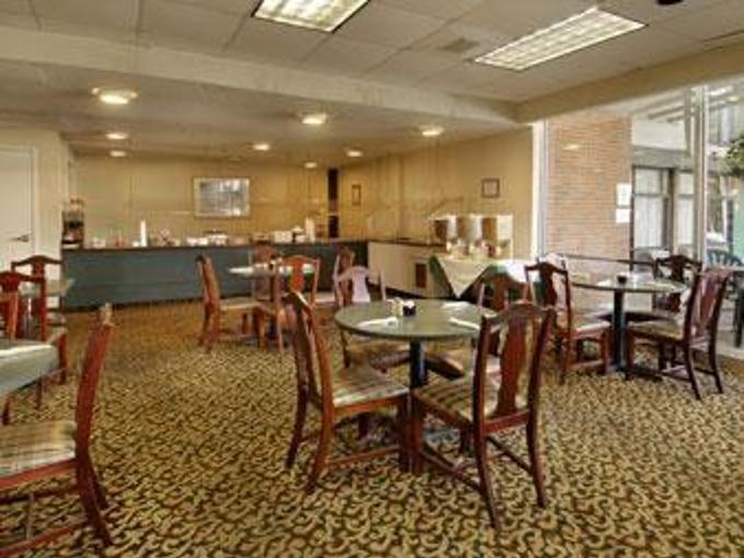 Howard Johnson Inn and Suites Columbus - photo 11