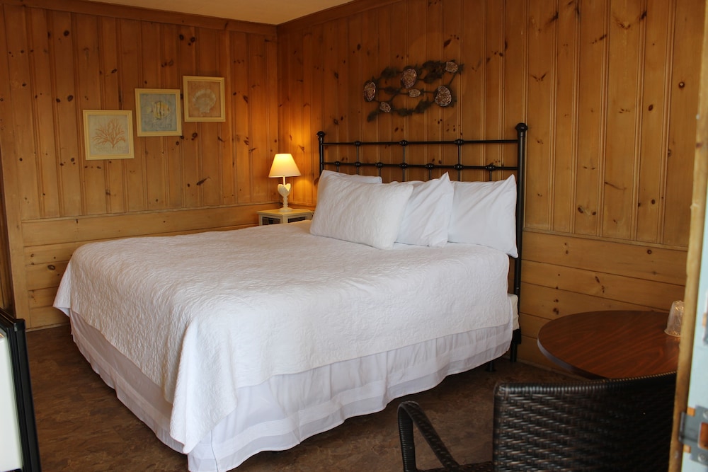 Town & Beach Motel - photo 5