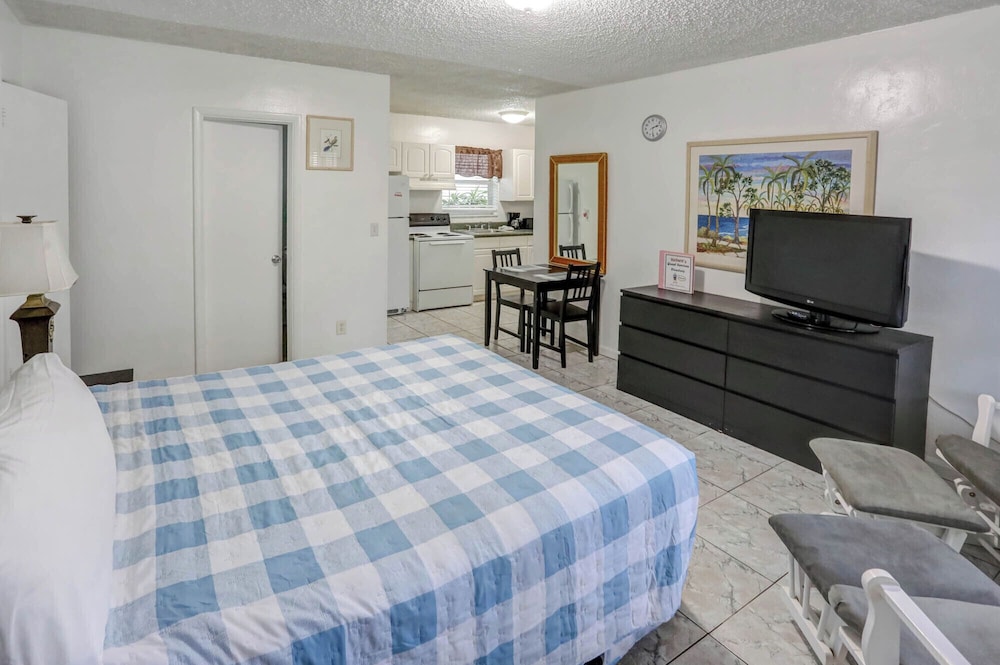 Richard's Motel - photo 35