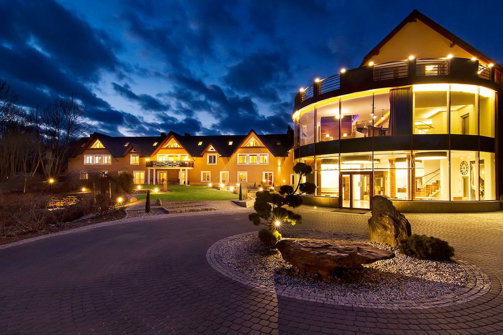 Hotel Pory Roku — hotel in Lidzbark