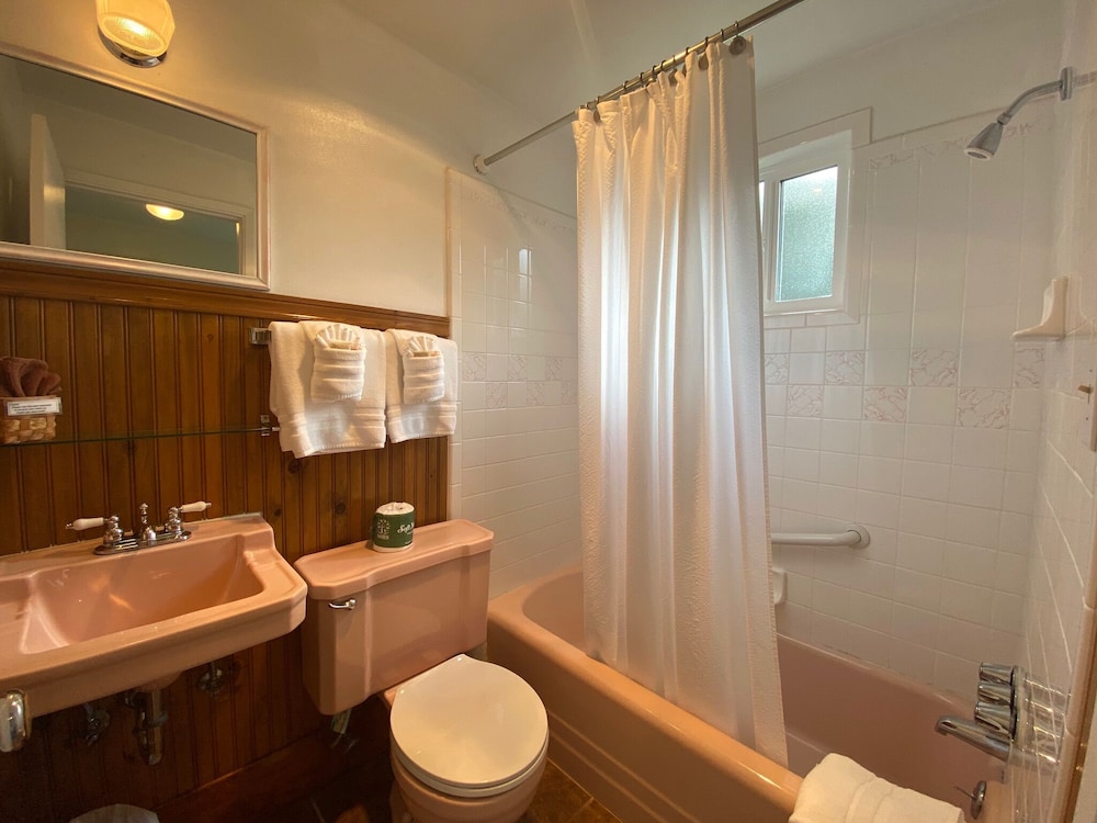 Emerald Valley Inn - photo 52