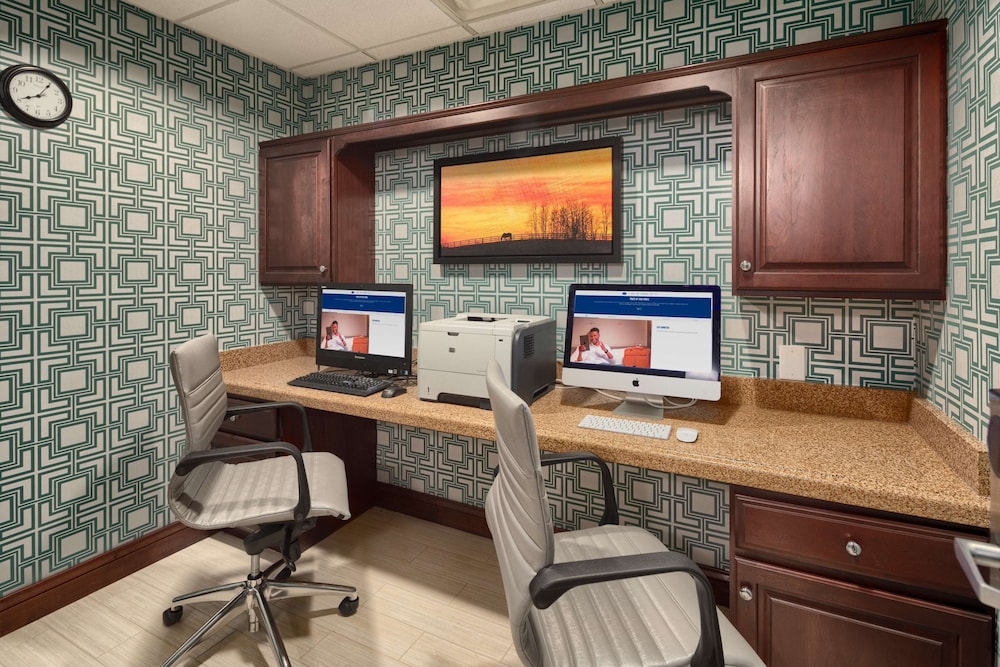 Hampton Inn Louisville Northeast - photo 36