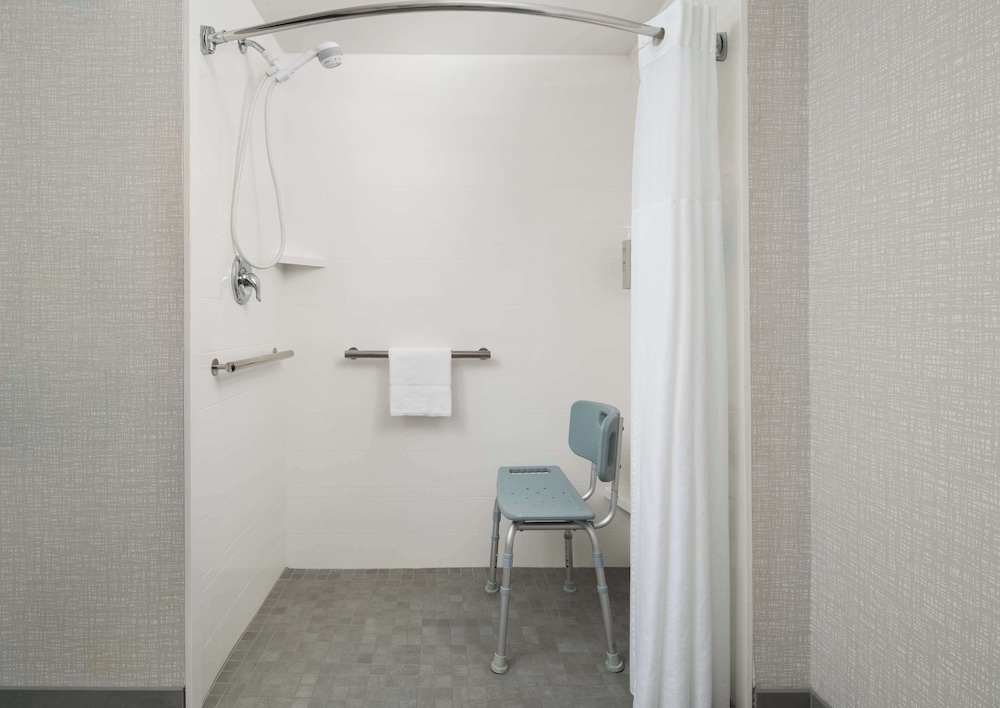 Hampton Inn Sturbridge - photo 24