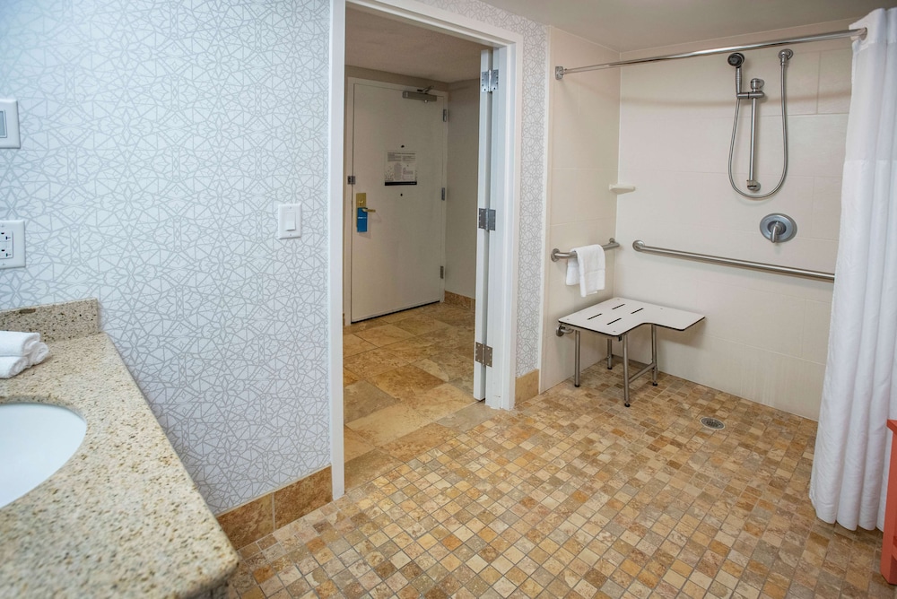 Hampton Inn Pensacola Airport - photo 49
