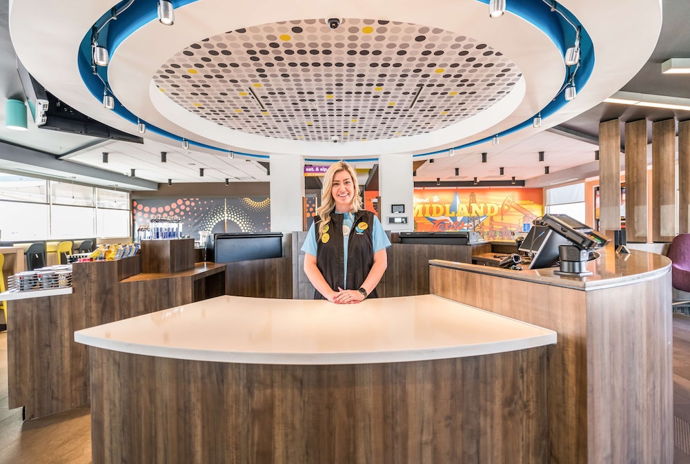 Tru By Hilton Midland - photo 9
