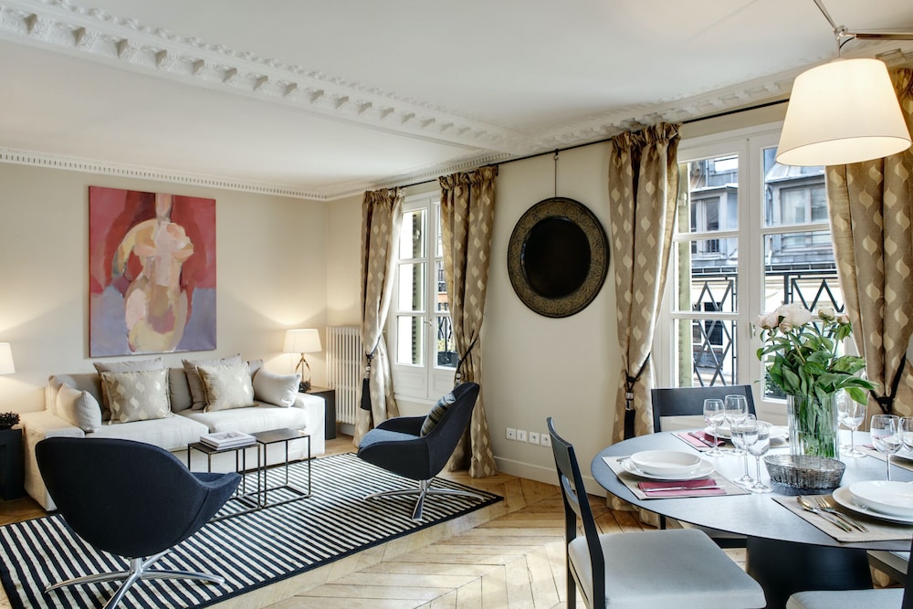 Paris Louvre Elegant residence — 4-Star Luxury Hotel in Paris, France