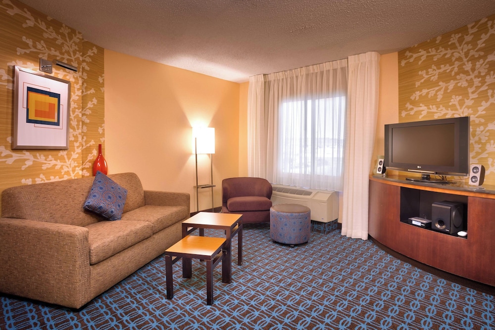 Fairfield Inn & Suites by Marriott Gillette - photo 12