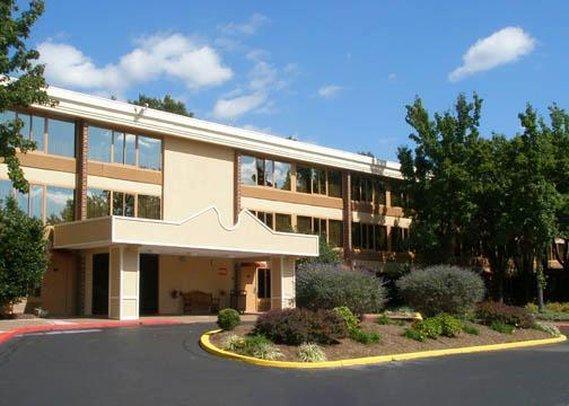 Clarion Inn — Saint Charles — photo 2