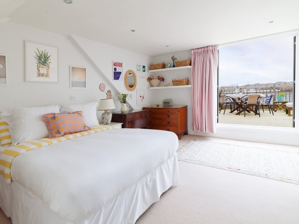 Barons Court 3 bed 50 meters from Queens Tennis Club — 4-Star Luxury Hotel in London, United Kingdom