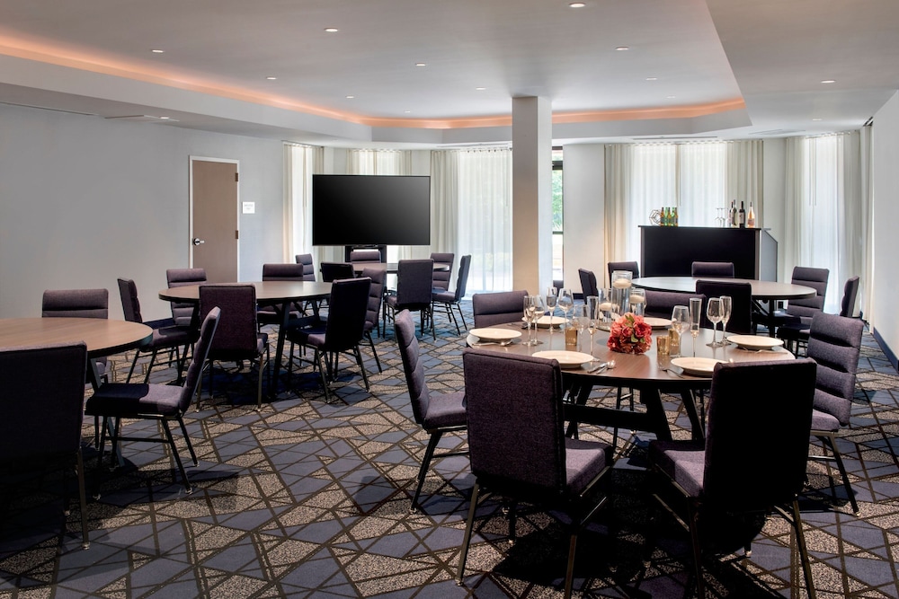 Courtyard by Marriott Philadelphia Plymouth Meeting - photo 29