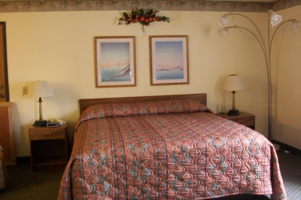 Lodi Valley Suites - photo 20