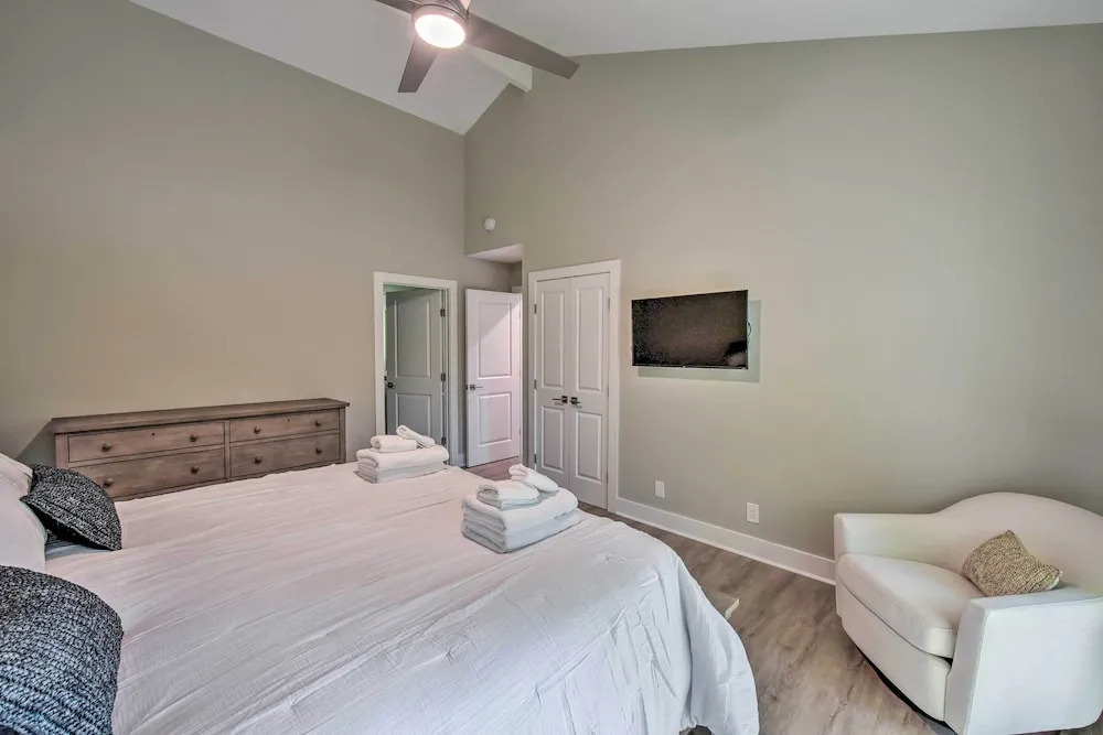 Hilton Head Escape w Private Beach Access - photo 4