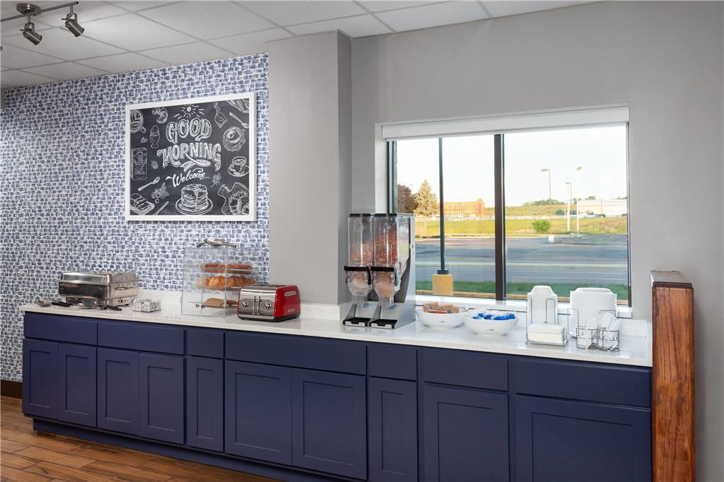 AmericInn & Suites By Wyndham Baraboo Event Center - photo 28