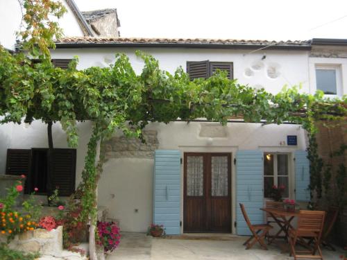 Holiday Home Troštova Kuća — 4-Star Luxury Hotel in Pazin, Croatia