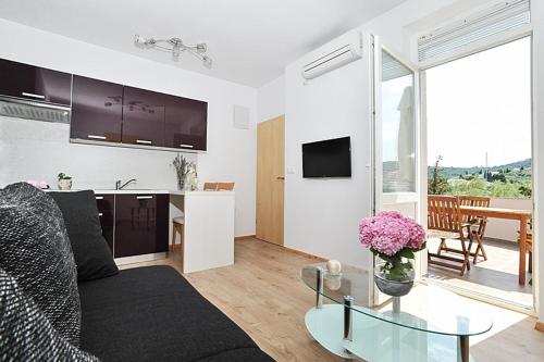 Apartment in Poljana with sea view terrace air conditioning WiFi 3617 2 — 4-Star Luxury Hotel in Povljana, Croatia