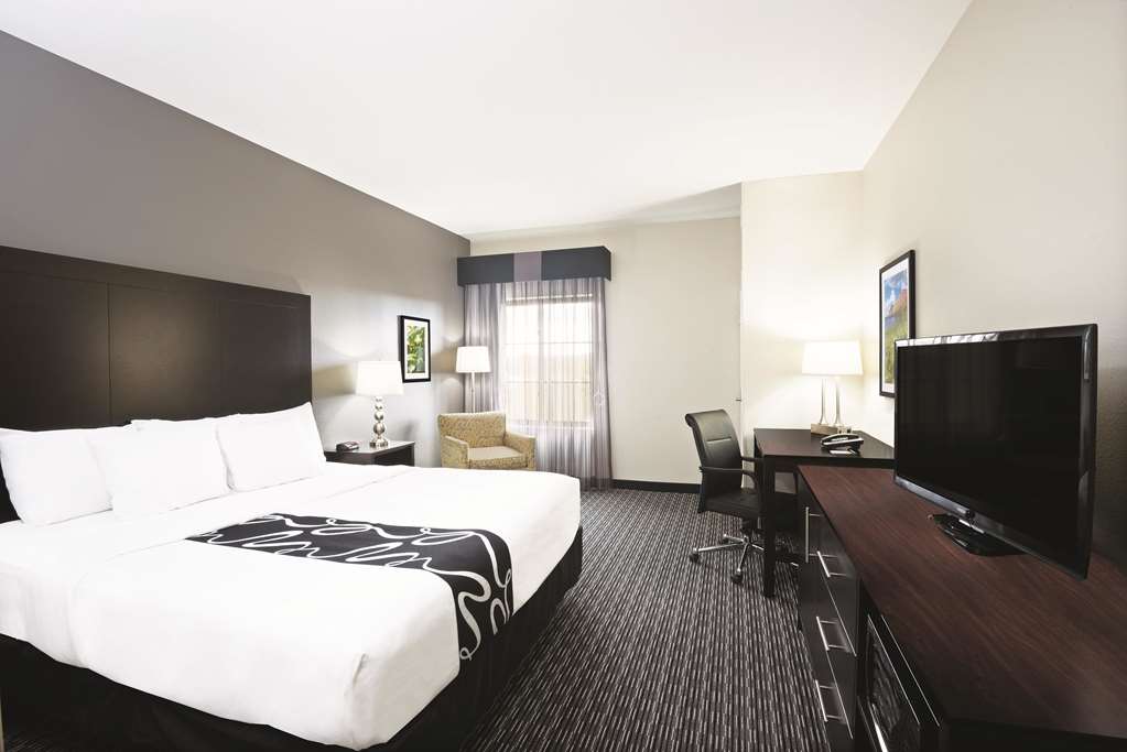 La Quinta Inn & Suites by Wyndham Billings - photo 17