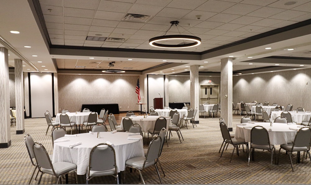 Holiday Inn Quincy East by IHG - photo 24