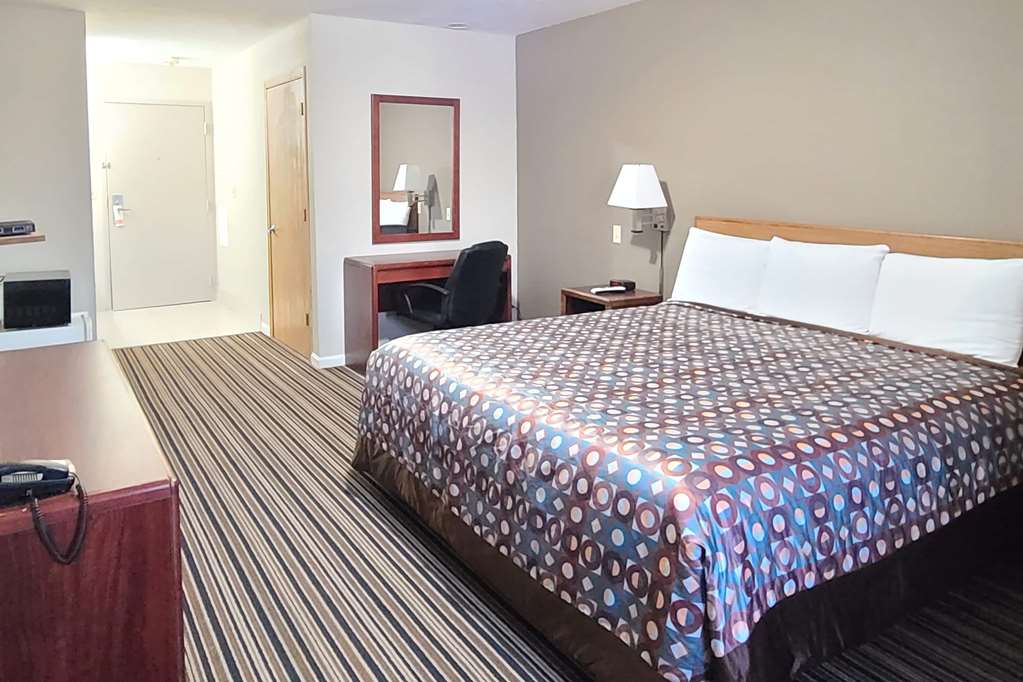 Super 8 by Wyndham Missouri Valley - photo 12
