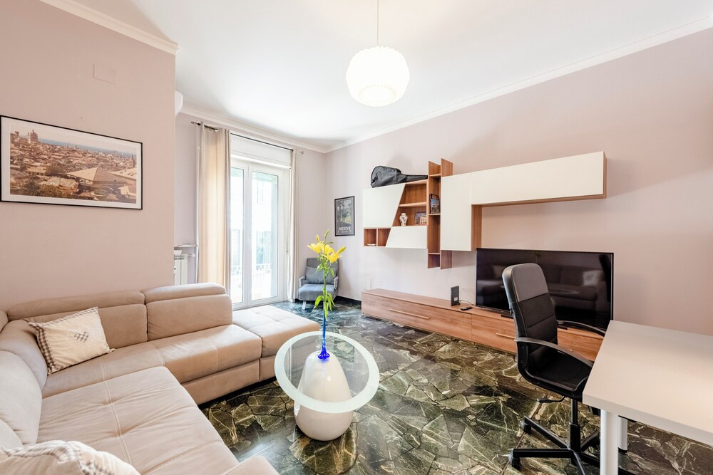 JOIVY Cute flat with terrace — 4-Star Luxury Hotel in Genoa, Italy