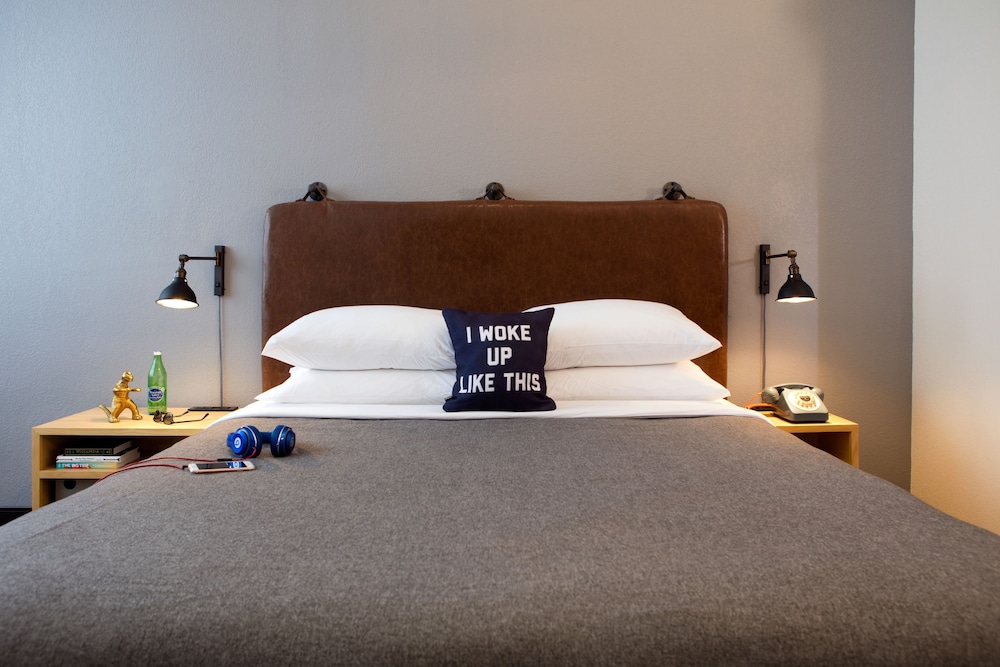 Moxy New Orleans Downtown French Quarter - photo 3