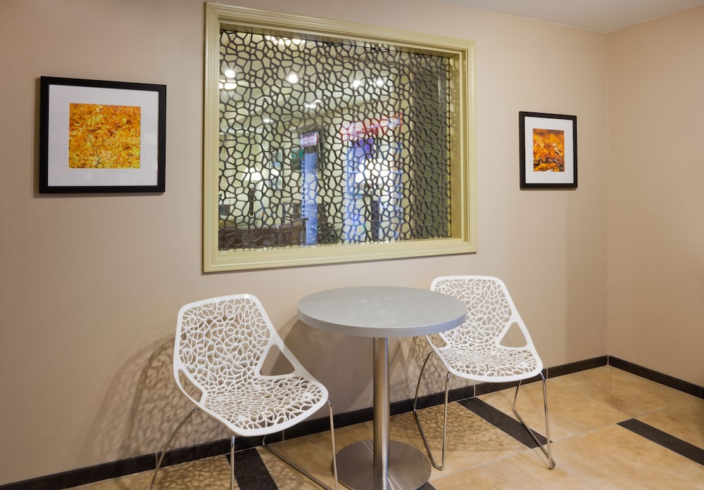 Candlewood Suites Dickinson ND by IHG - photo 28