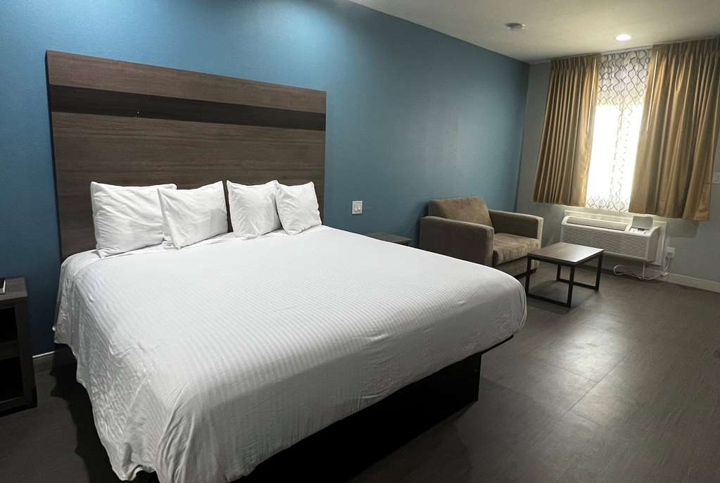 Baymont by Wyndham Freeport Texas - photo 35