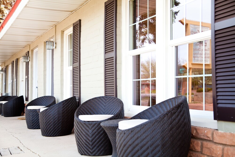 Flagstone Boutique Inn & Suites Canyons Collection Property - photo 22