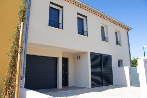 Bastide 9 — hotel in La Fare-Les-Oliviers