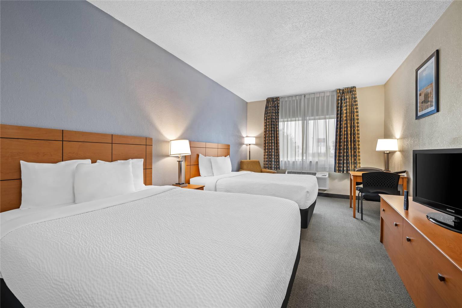 Quality Inn Dubuque on Hwy 20 - photo 11
